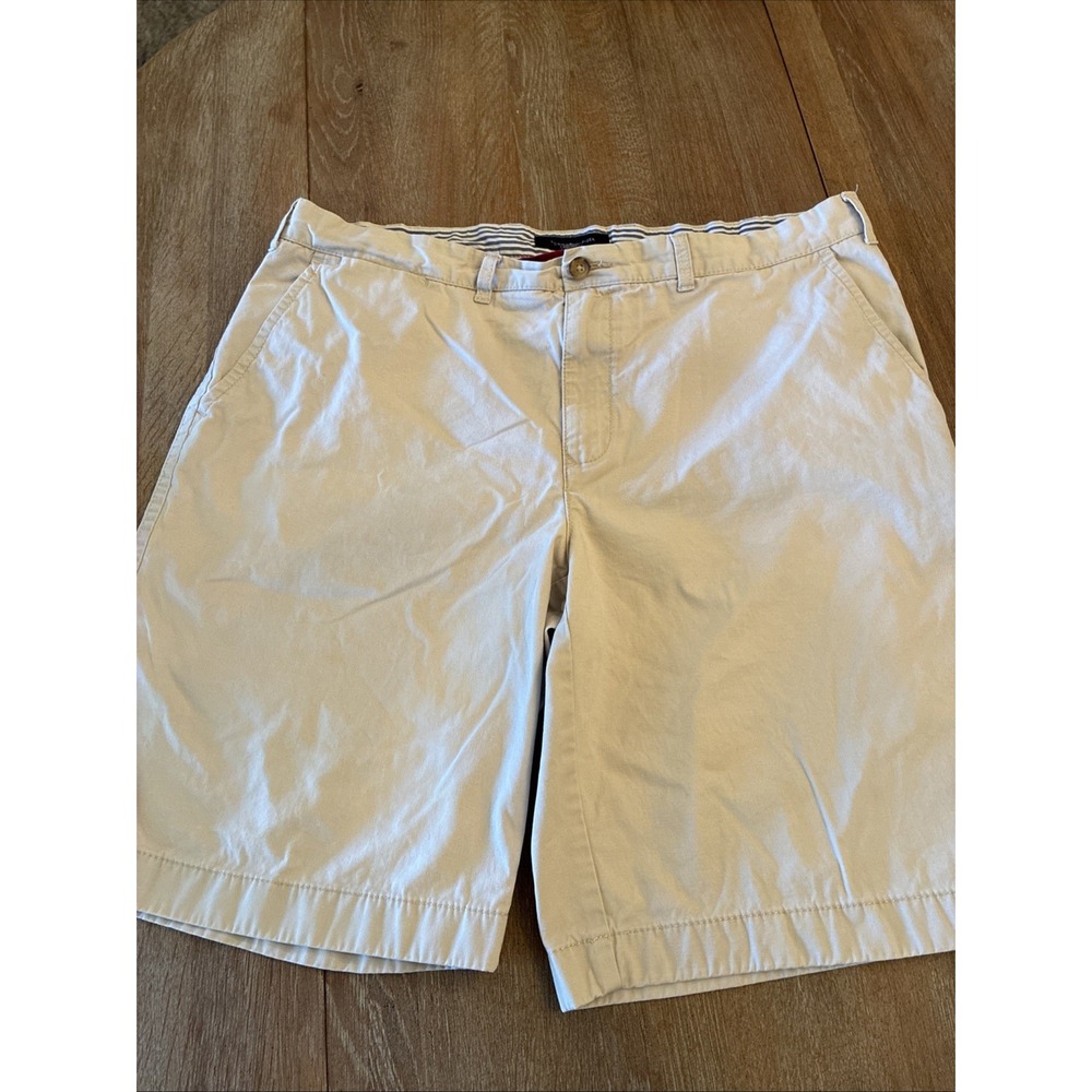 Tommy Hilfiger Men's 40 Classic Regular Fit Solid Khaki 11"Cotton Chino‎ Shorts